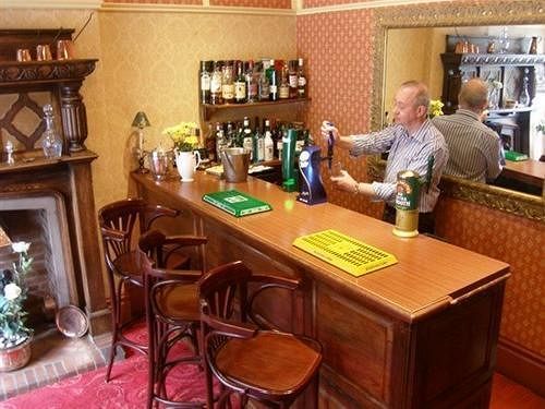The Tudor Court Hotel Солихалл Экстерьер фото